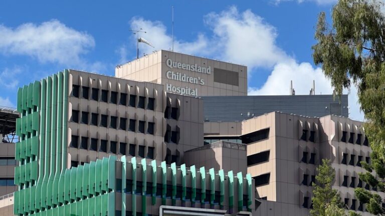 child-struck-by-train-in-brisbane-critical-condition-reported