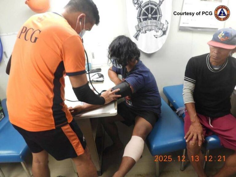 chinese-coast-guard-attacks-philippine-fishing-boats-in-south-china-sea