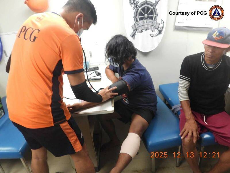 chinese-coast-guard-attacks-philippine-fishing-boats-in-south-china-sea