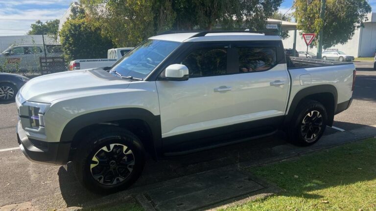 diesel-fitter-ditches-v8-for-byd-shark-6-plug-in-hybrid-ute