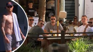 england-cricketers-enjoy-beach-time-in-noosa-despite-ashes-setback