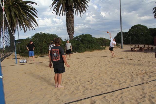 families-enjoy-exciting-summer-activities-at-victor-harbor-beach