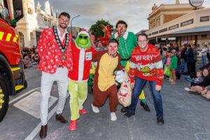 gawler-mayor-launches-urgent-christmas-light-competition-for-prizes