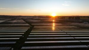 grass-fire-halts-operations-at-major-solar-farm-in-nsw