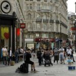 hero-security-guard-saves-11-year-old-girl-from-stabbing