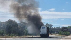hume-hwy-closed-truck-fire-sparks-major-delays-in-yass