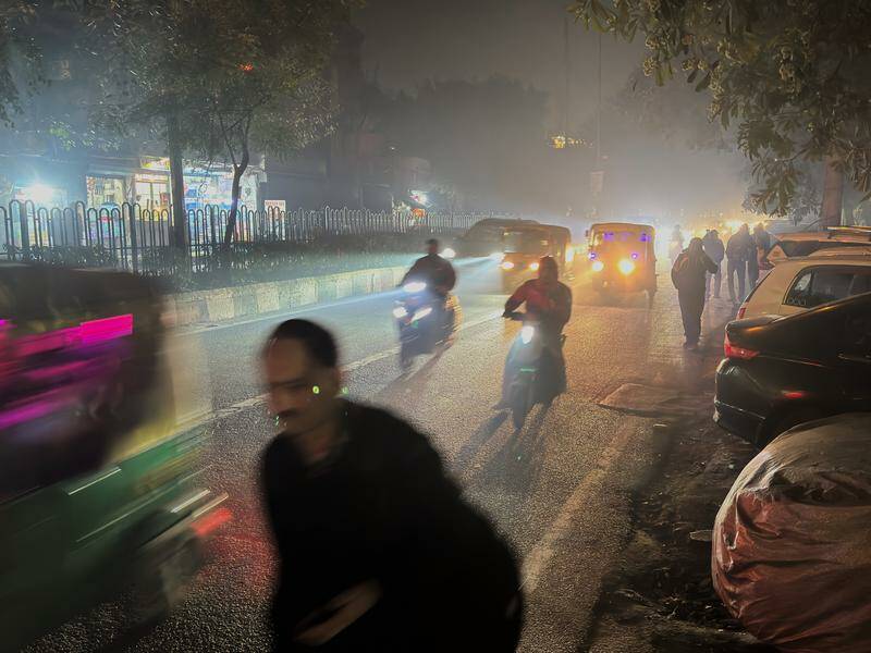 india-imposes-strict-pollution-measures-as-air-quality-declines