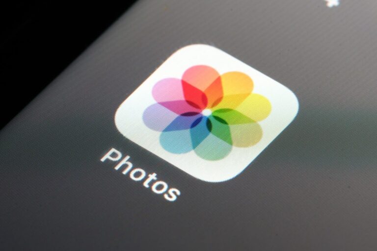 iphone-users-report-photos-turning-red-here-s-how-to-fix-it