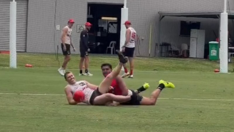 jamarra-ugle-hagan-delivers-stunning-tackle-on-brownlow-winner