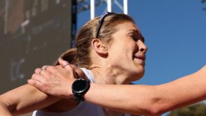 jessica-stenson-shatters-australian-marathon-record-in-valencia