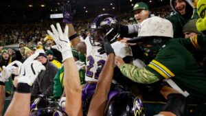 lafleur-confirms-love-as-packers-starting-quarterback-discusses-injuries