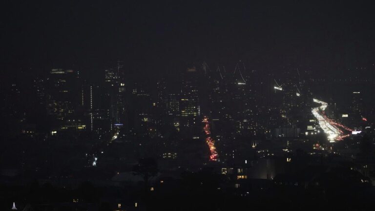 major-power-outage-hits-san-francisco-40-000-still-affected