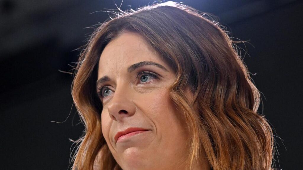 minister-anika-wells-faces-backlash-over-taxpayer-flight-charges