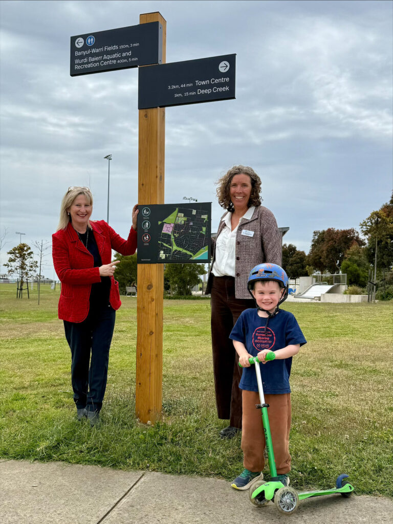 new-wayfinding-signs-unveiled-in-torquay-to-boost-tourism