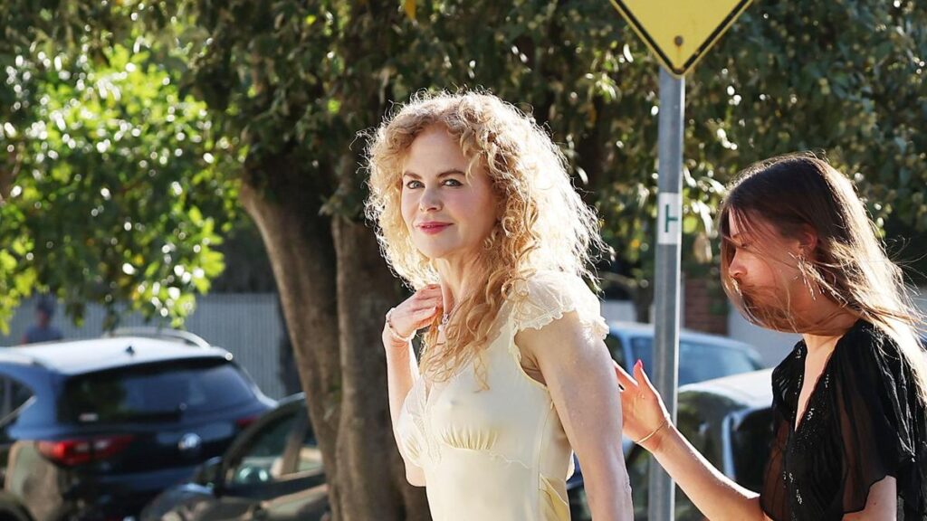 Nicole Kidman Home For Christmas Without Keith