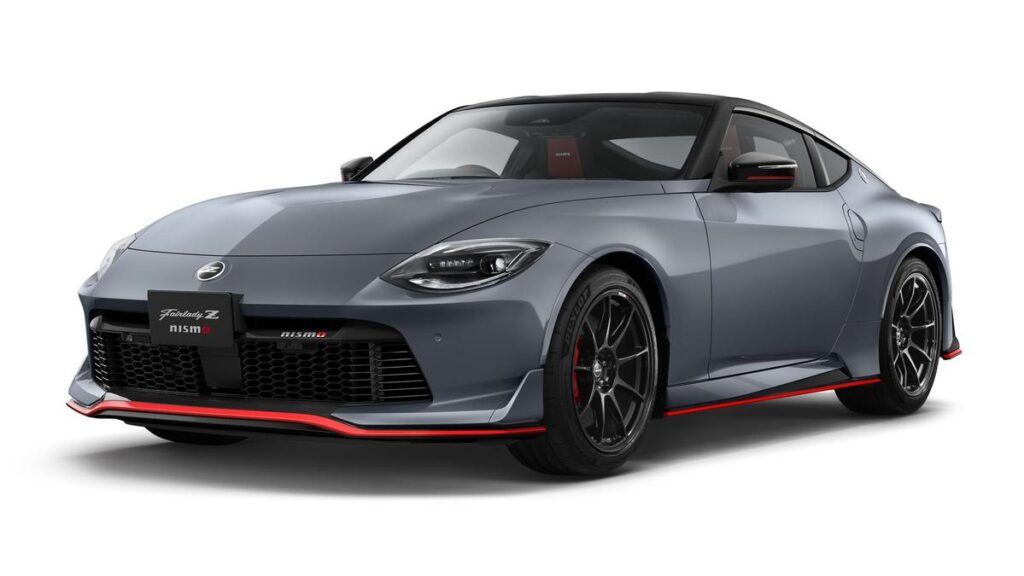 nissan-unveils-manual-option-for-z-nismo-ahead-of-tokyo-reveal