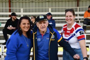parkes-mourns-rugby-legend-laurie-wakefield-77-passes-away