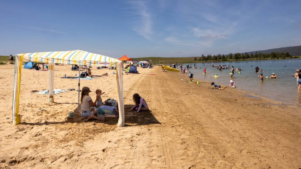 penrith-beach-opens-early-with-free-ice-creams-tomorrow-