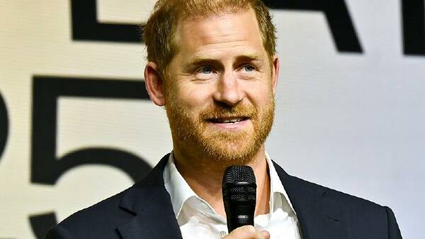 prince-harry-takes-a-playful-jab-at-trump-on-late-show