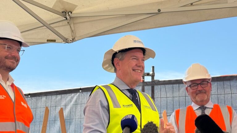 queensland-government-unveils-18-53-billion-hospital-rescue-plan