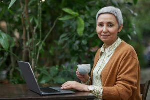 researchers-advocate-for-safer-online-spaces-for-older-adults