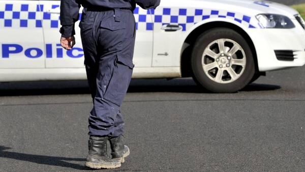 six-arrested-in-dubbo-after-knife-and-drug-seizures-during-police-operation