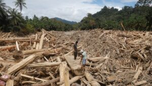 sumatra-faces-catastrophic-floods-as-local-governments-seek-aid