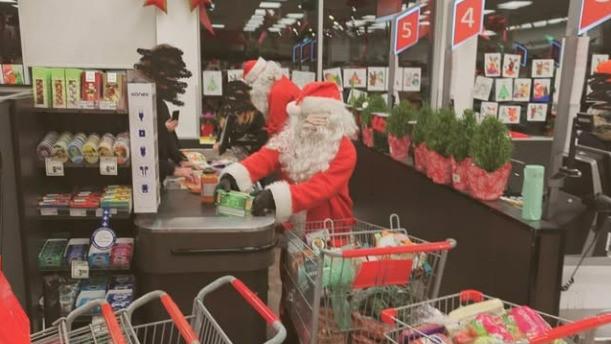 Santa and elves steal $3K from grocery store