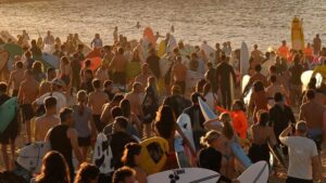 thousands-gather-at-bondi-beach-to-stand-against-hate