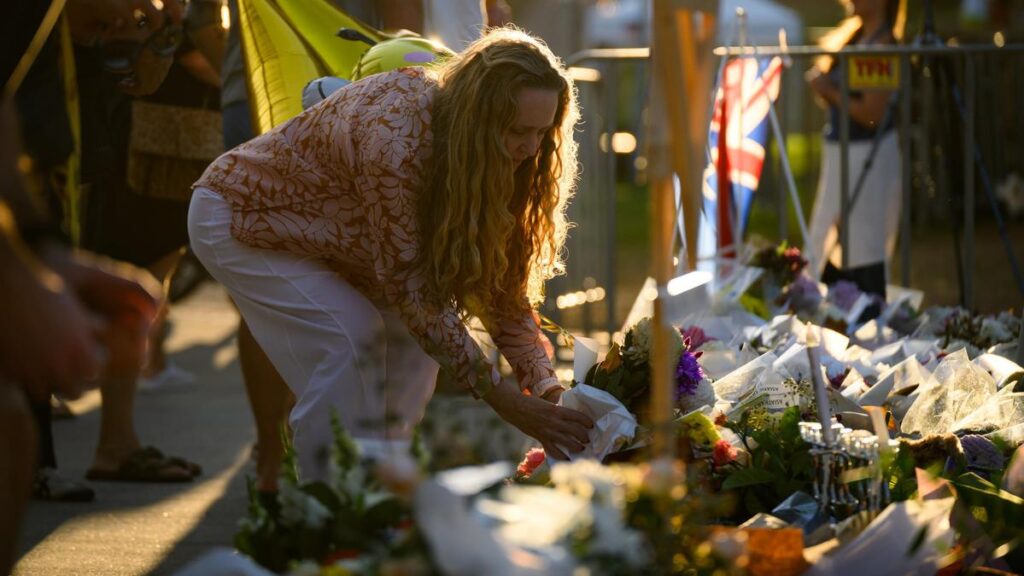 thousands-unite-for-national-day-of-reflection-after-bondi-attack