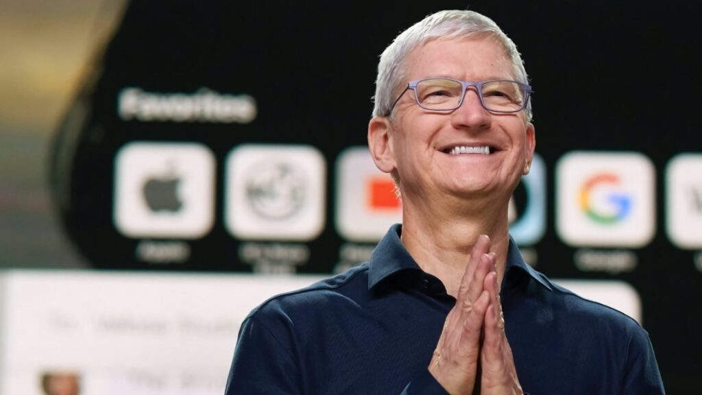 tim-cook-ranks-seventh-among-u-s-ceos-despite-apple-s-milestone