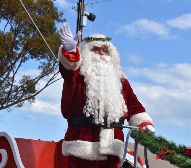 urgent-christmas-greetings-whyalla-news-sends-holiday-wishes