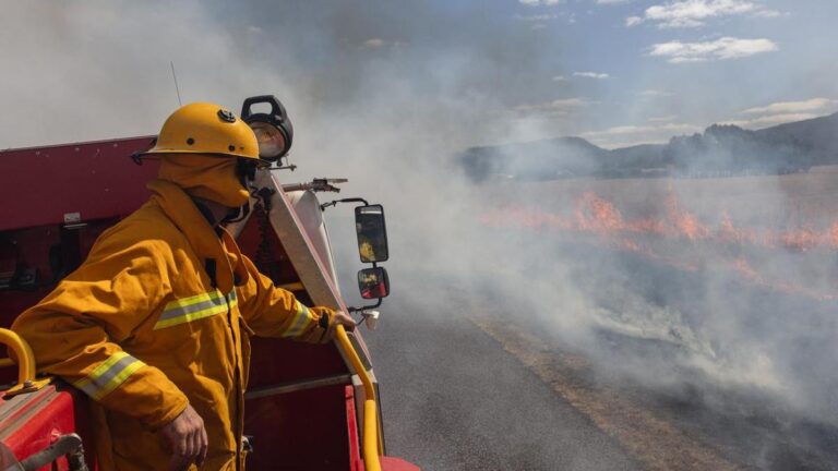 urgent-fire-threat-in-eastern-australia-as-heatwave-persists
