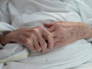 urgent-over-3-000-elderly-australians-stuck-in-hospitals-as-funding-deal-fails
