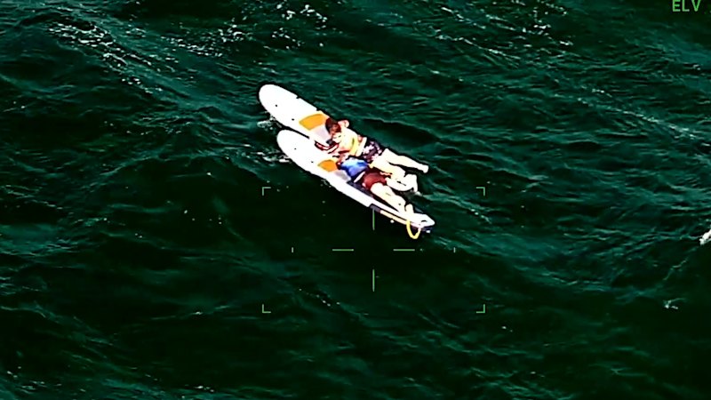 urgent-rescue-5-paddleboarders-and-kayakers-saved-on-christmas-day