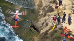 urgent-rescue-teen-winched-to-safety-after-cliff-fall