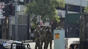 urgent-tactical-police-arrest-men-planning-violent-act-near-bondi