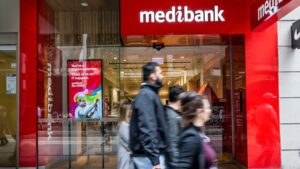 urgent-update-australians-abandon-gold-health-policies-amid-soaring-costs