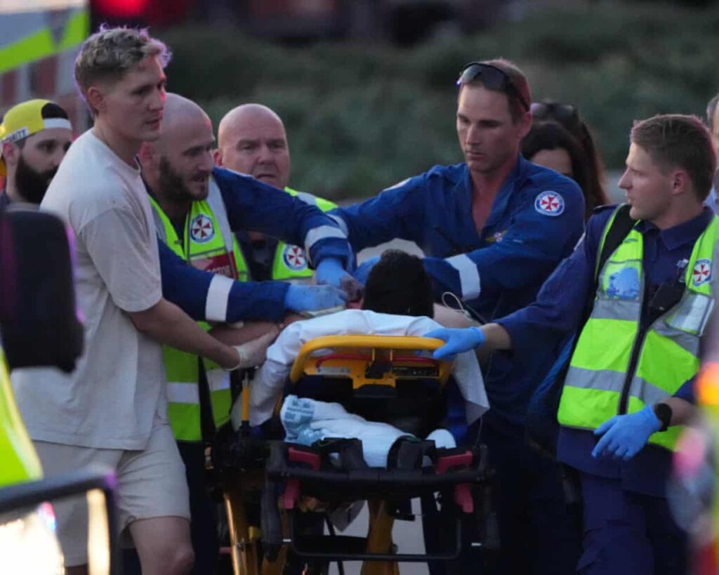 urgent-update-mass-shooting-at-bondi-beach-claims-10-lives