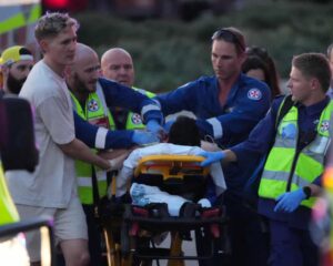 urgent-update-mass-shooting-at-bondi-beach-claims-10-lives
