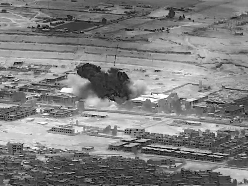 us-airstrikes-target-islamic-state-in-syria-following-deadly-attack