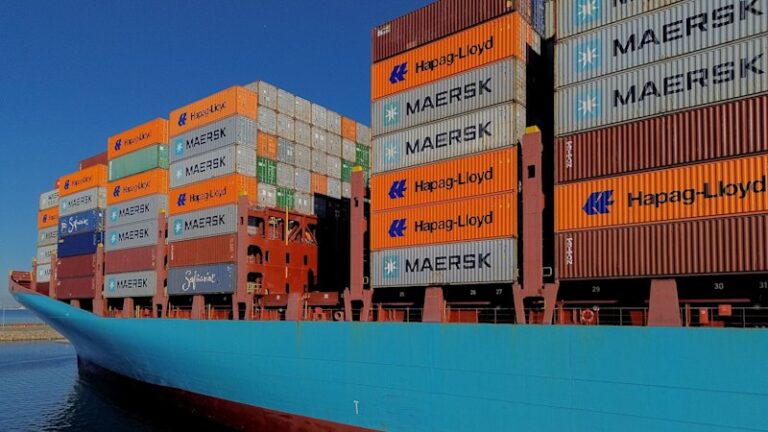 us-economy-surges-4-3-in-q3-driven-by-consumer-spending