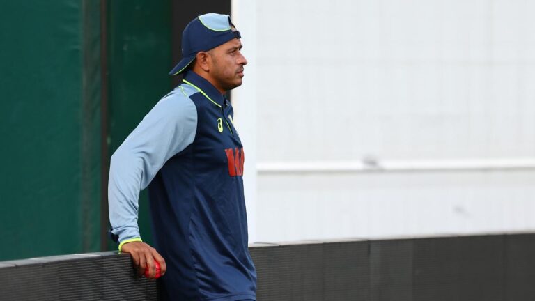 usman-khawaja-s-future-in-doubt-after-injury-in-ashes-2025