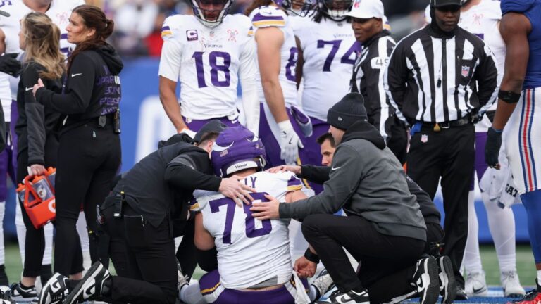 vikings-ryan-kelly-placed-on-ir-after-third-concussion-this-season