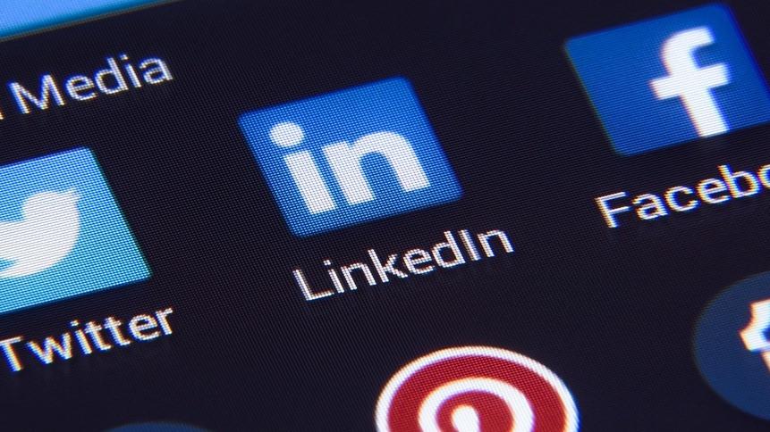 women-surge-on-linkedin-after-gender-profile-experiments