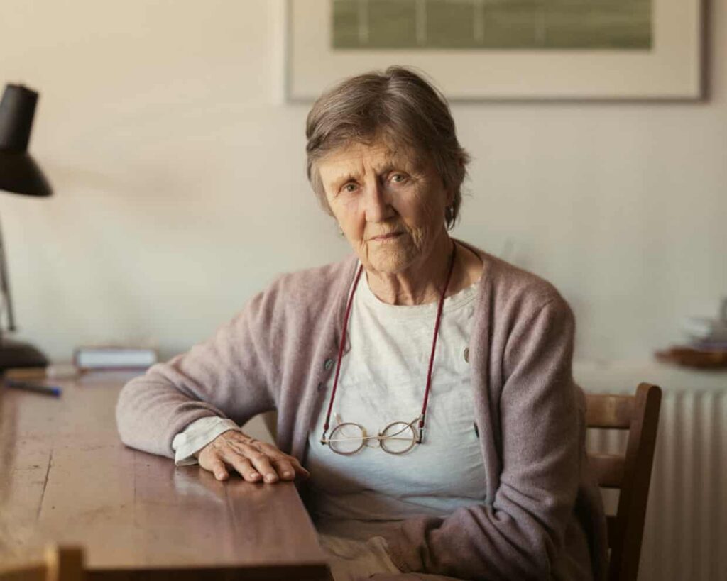 writers-protest-job-cuts-at-state-library-of-victoria-call-for-change