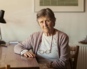 writers-protest-job-cuts-at-state-library-of-victoria-call-for-change