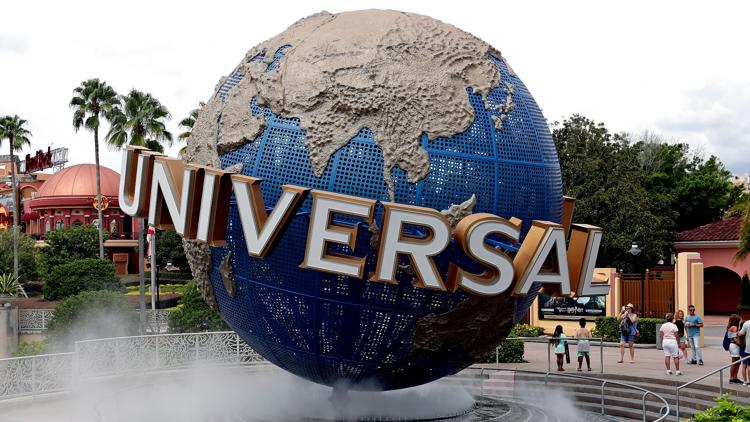 70-year-old-woman-dies-after-riding-universal-studios-roller-coaster