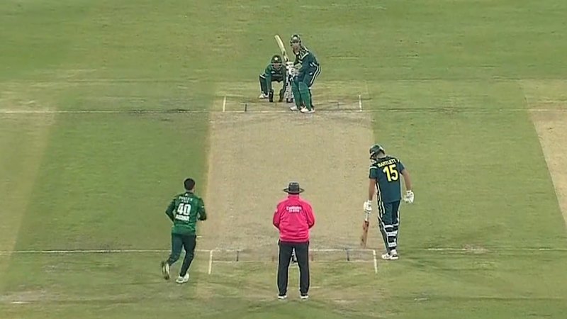 australia-falls-short-pakistan-wins-first-t20-by-22-runs