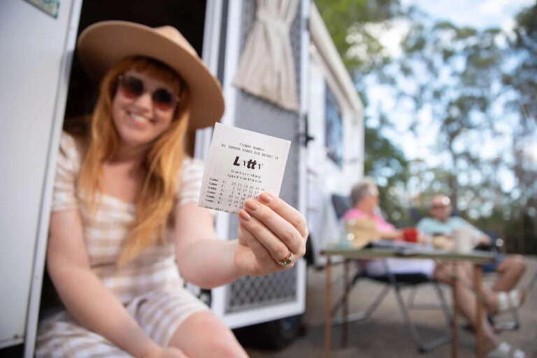 australians-buy-2-500-tickets-per-minute-for-30-million-lotto